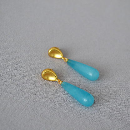 Classic Gold Earring with Timeless Appeal