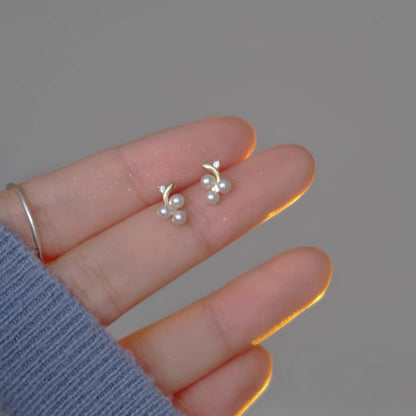 Beautiful Pearl Earring with Unique Style