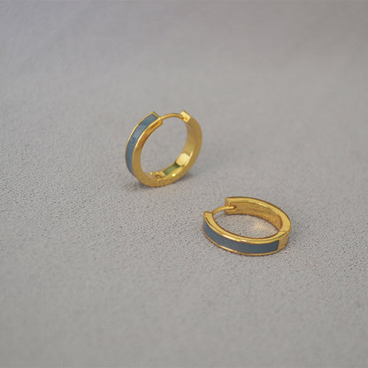 Classic Gold Earring with Timeless Appeal