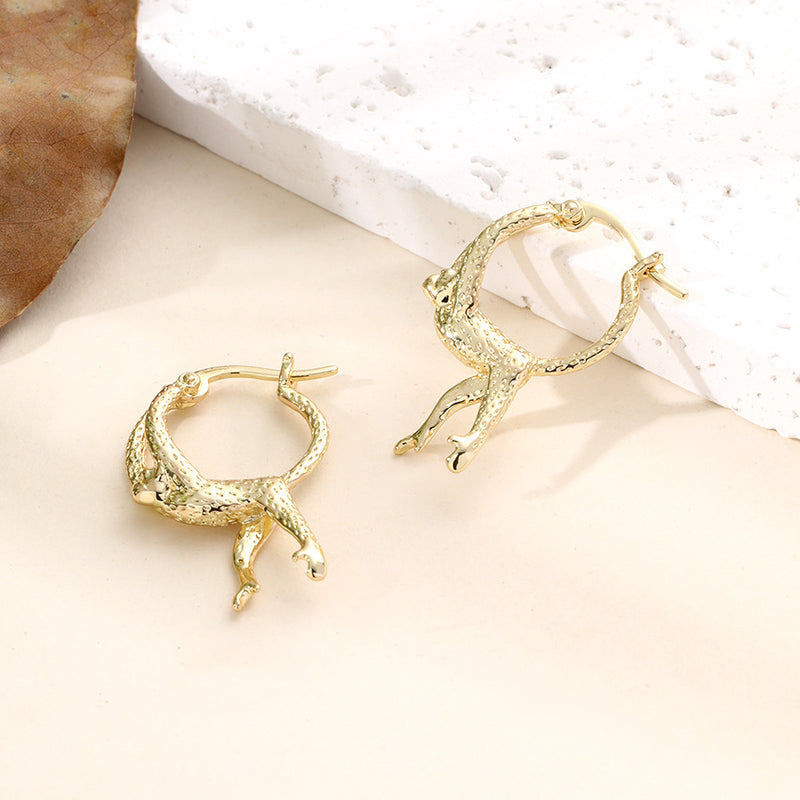 Charming Silver Earring for Any Occasion