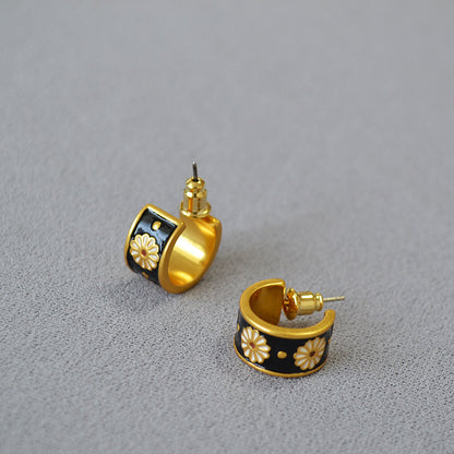Romantic Silver Earring for Special Moments