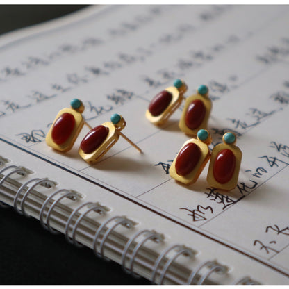 Romantic Gold Earring for Special Moments