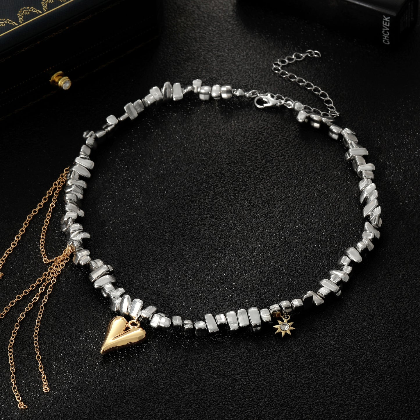 Charming Piece for Any Occasion