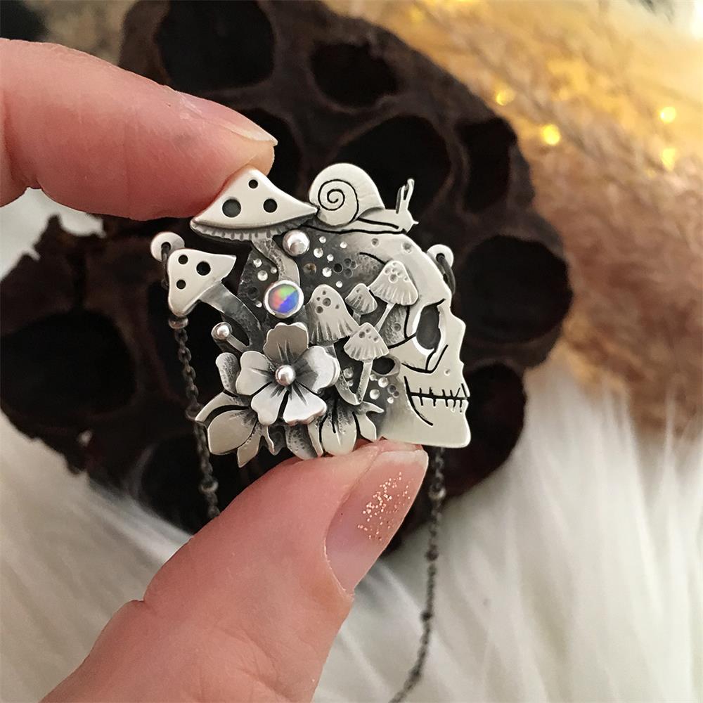 Beautiful Silver Necklace with Unique Style