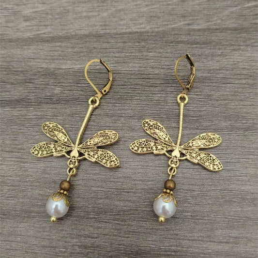 Romantic Pearl Earring for Special Moments