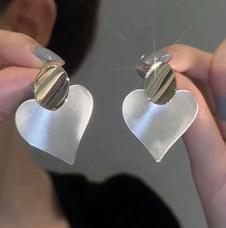 Classic Earring with Timeless Appeal