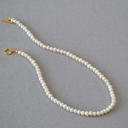 Classic Pearl Necklace with Timeless Appeal