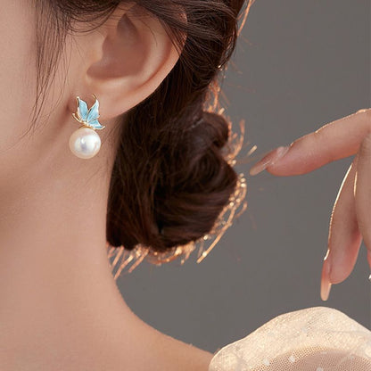 Delicate Artisan Pearl Earring