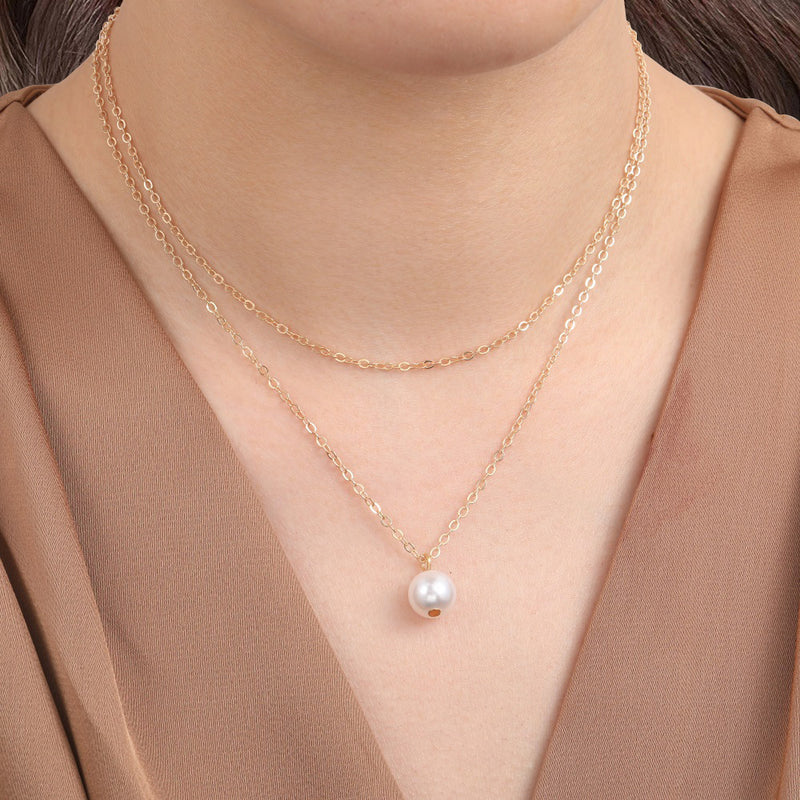 Classic Pearl Necklace with Timeless Appeal