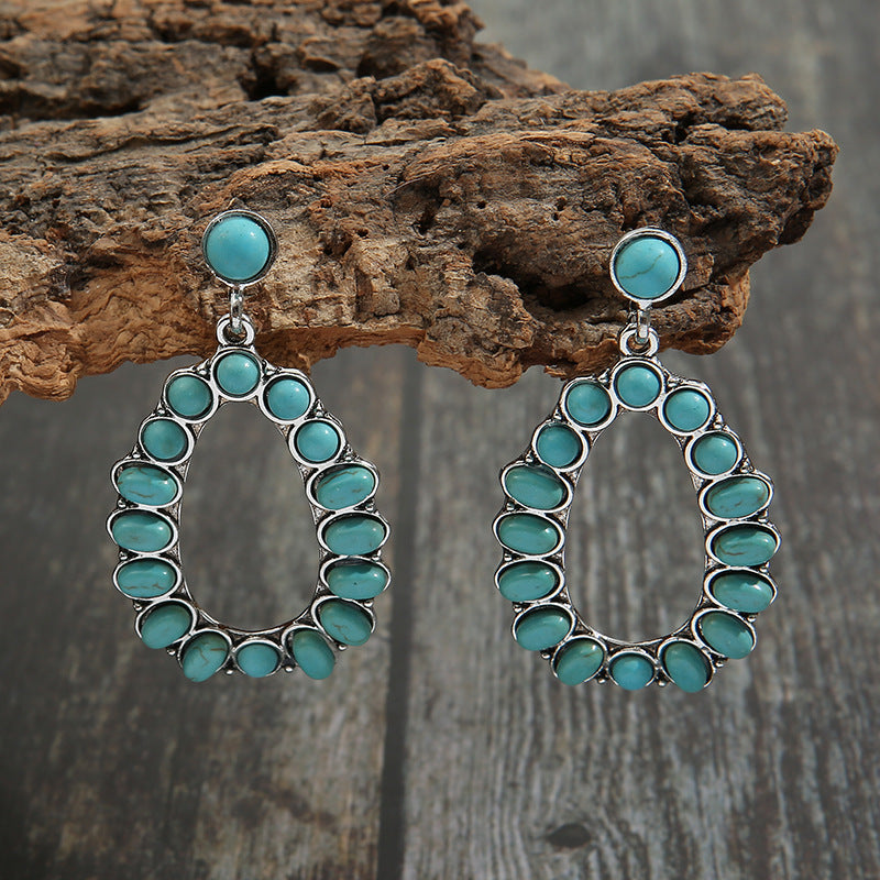 Charming Earring for Any Occasion