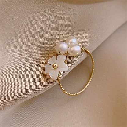 Classic Pearl Ring with Timeless Appeal