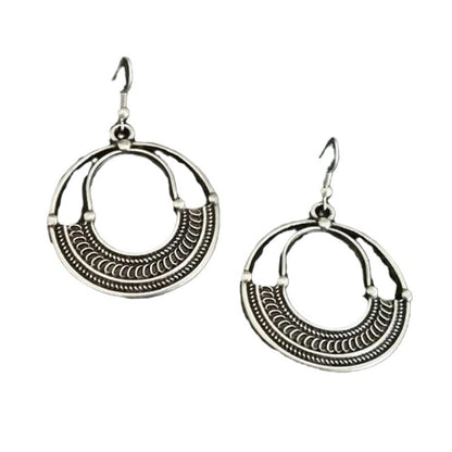 Charming Silver Earring for Any Occasion