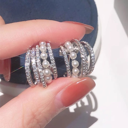 Charming Earring for Any Occasion