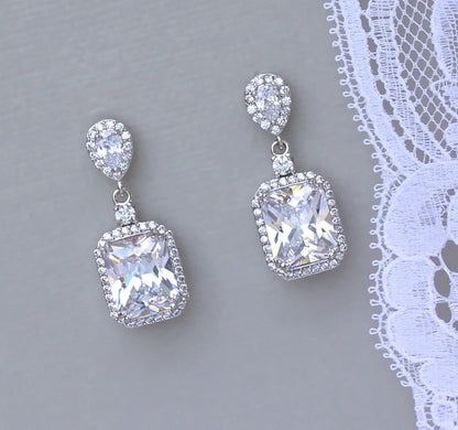 Romantic Silver Earring for Special Moments