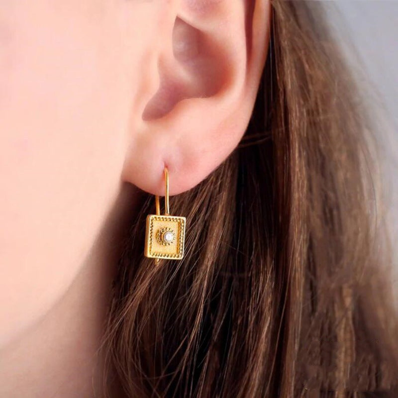 Stunning Earring for Daily Wear