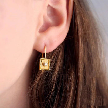 Stunning Earring for Daily Wear
