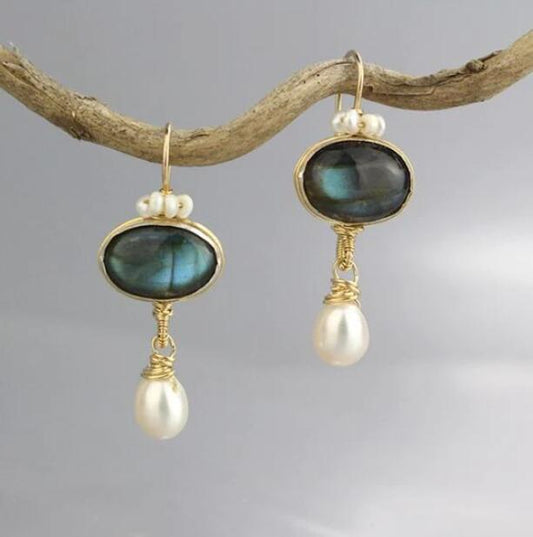 Charming Earring for Any Occasion