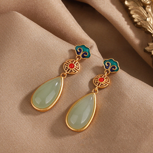 Charming Earring for Any Occasion