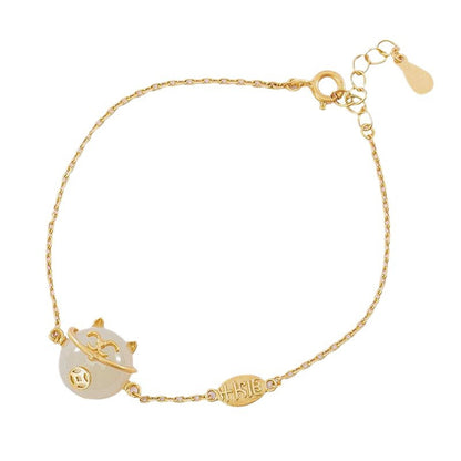 Classic Gold Bracelet with Timeless Appeal