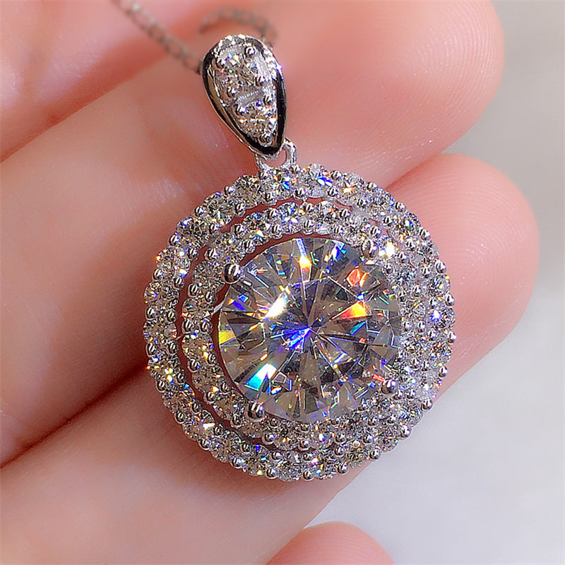 Beautiful Gold Necklace with Unique Style