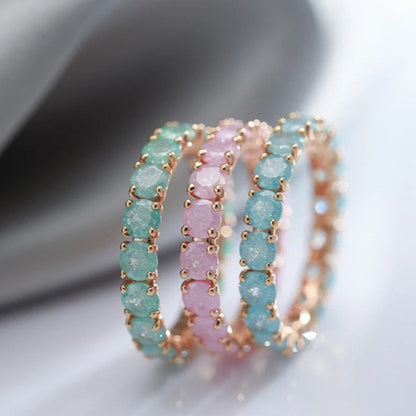 Classic Gold Ring with Timeless Appeal