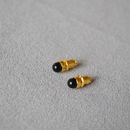 Classic Gold Earring with Timeless Appeal