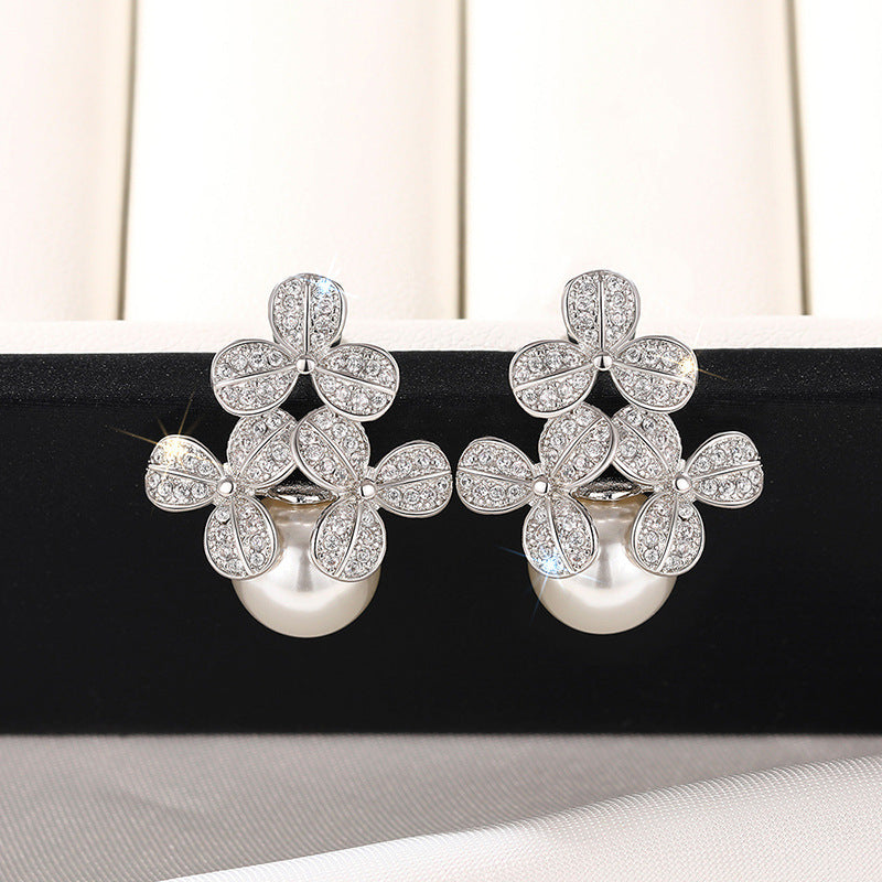 Classic Pearl Earring with Timeless Appeal