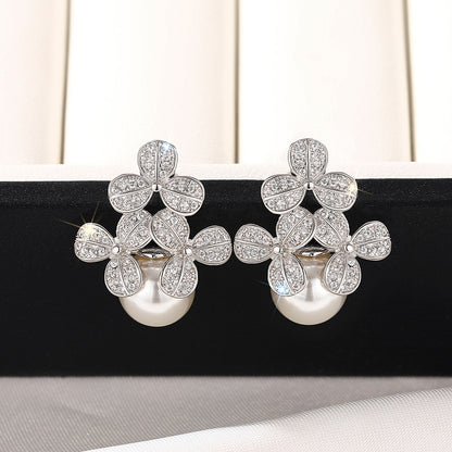 Classic Pearl Earring with Timeless Appeal