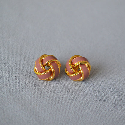 Beautiful Gold Earring with Unique Style