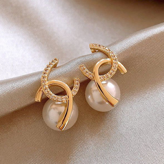 Romantic Pearl Earring for Special Moments