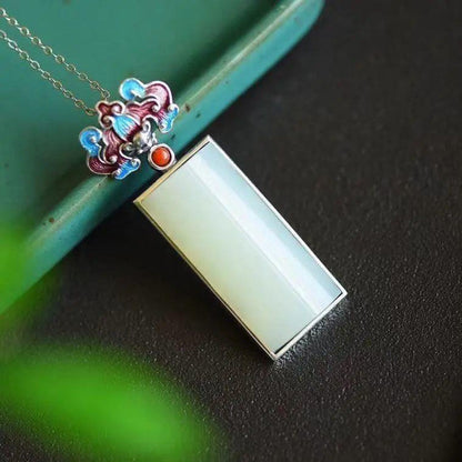 Romantic Silver Necklace for Special Moments