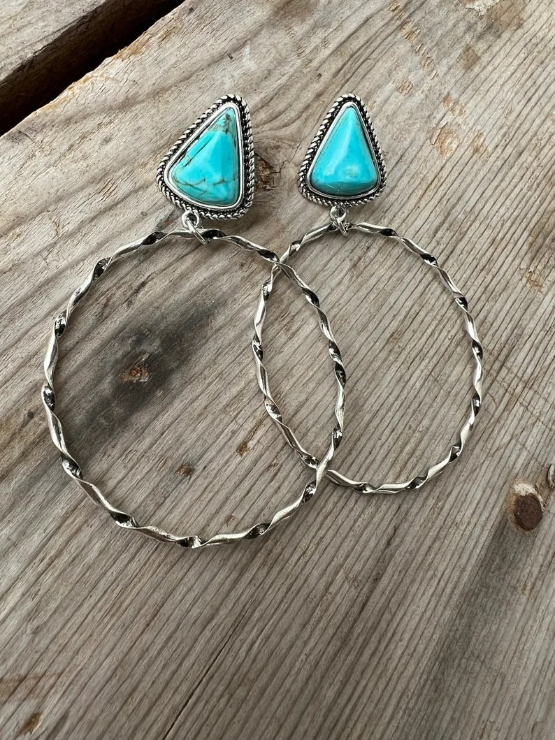 Elegant Silver Earring for Every Occasion