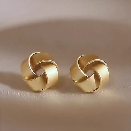 Stunning Gold Earring for Daily Wear