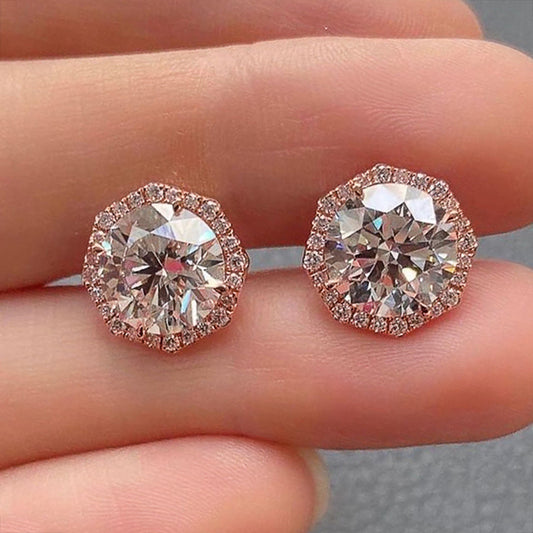 Charming Gold Earring for Any Occasion