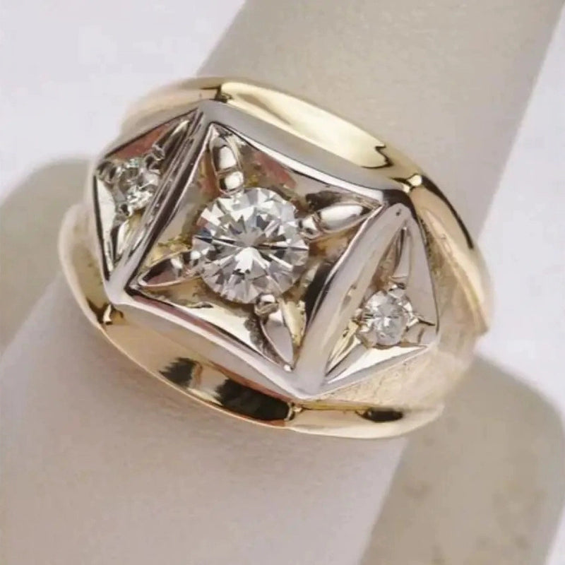 Classic Gold Ring with Timeless Appeal