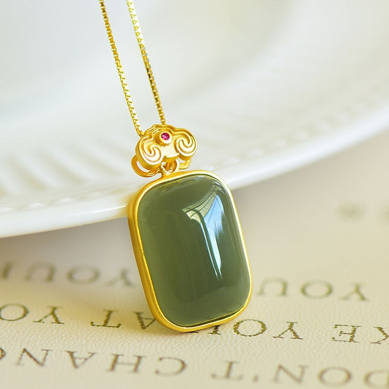 Stunning Gold Necklace for Daily Wear