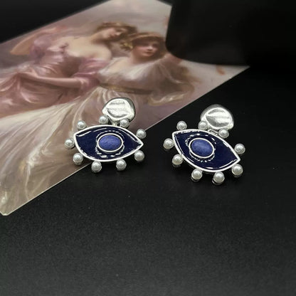 Classic Pearl Earring with Timeless Appeal
