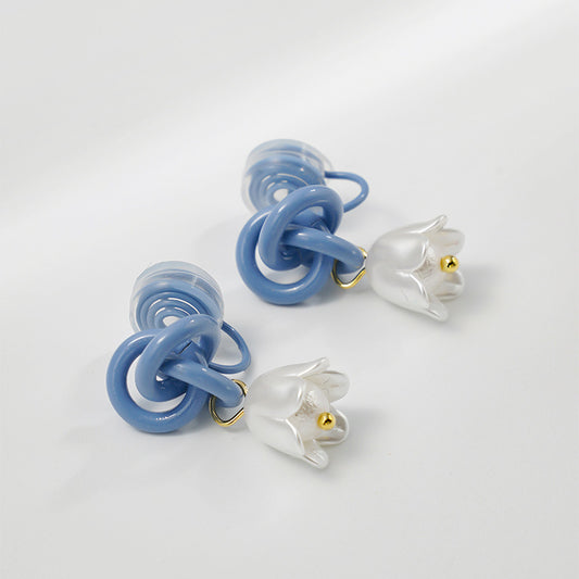 Charming Earring for Any Occasion