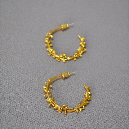 Elegant Gold Earring for Every Occasion