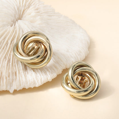 Charming Earring for Any Occasion