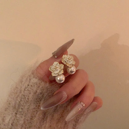 Romantic Pearl Piece for Special Moments
