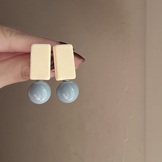 Charming Earring for Any Occasion