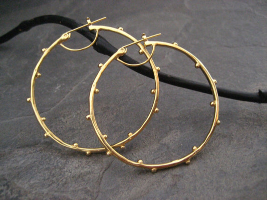 Charming Gold Ring for Any Occasion