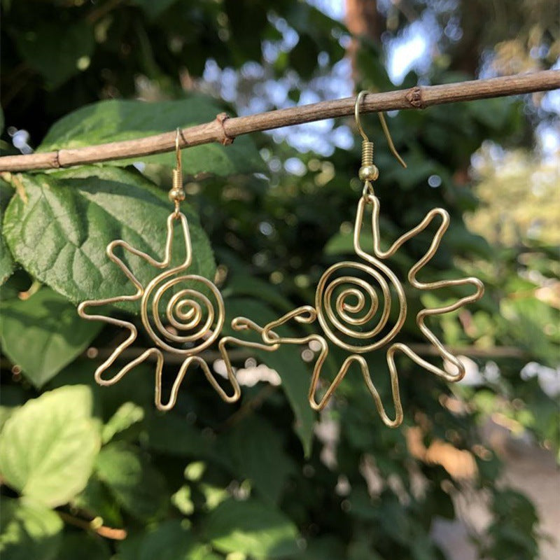 Romantic Gold Earring for Special Moments