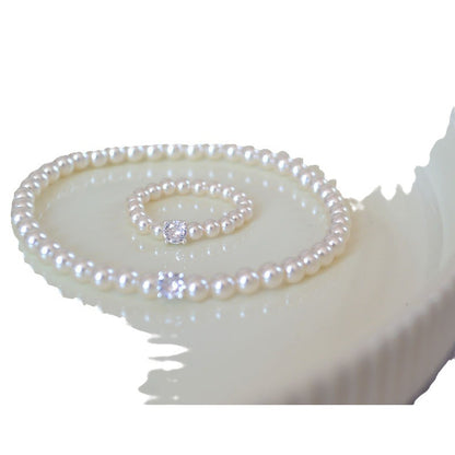 Romantic Pearl Bracelet for Special Moments