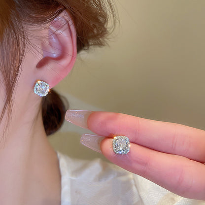 Stunning Pearl Earring for Daily Wear