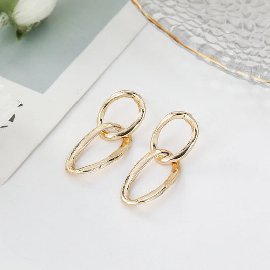 Classic Gold Earring with Timeless Appeal