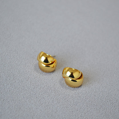 Beautiful Gold Earring with Unique Style