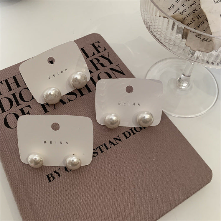 Beautiful Pearl Earring with Unique Style