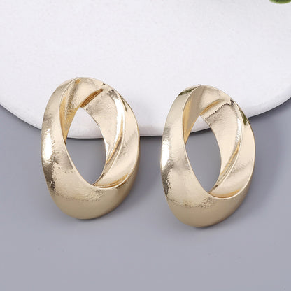 Charming Earring for Any Occasion